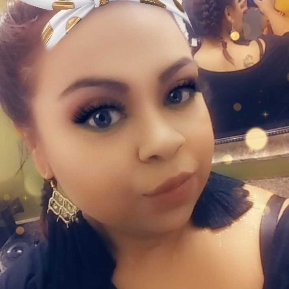 Meet your Posher, Claudia